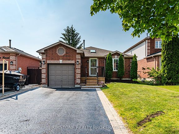 2nd image of 9 Holly Meadow Rd