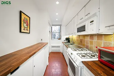 Sold by Digs Realty Group