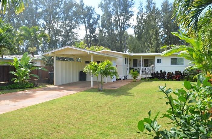 Carport & room for 2 vehicles