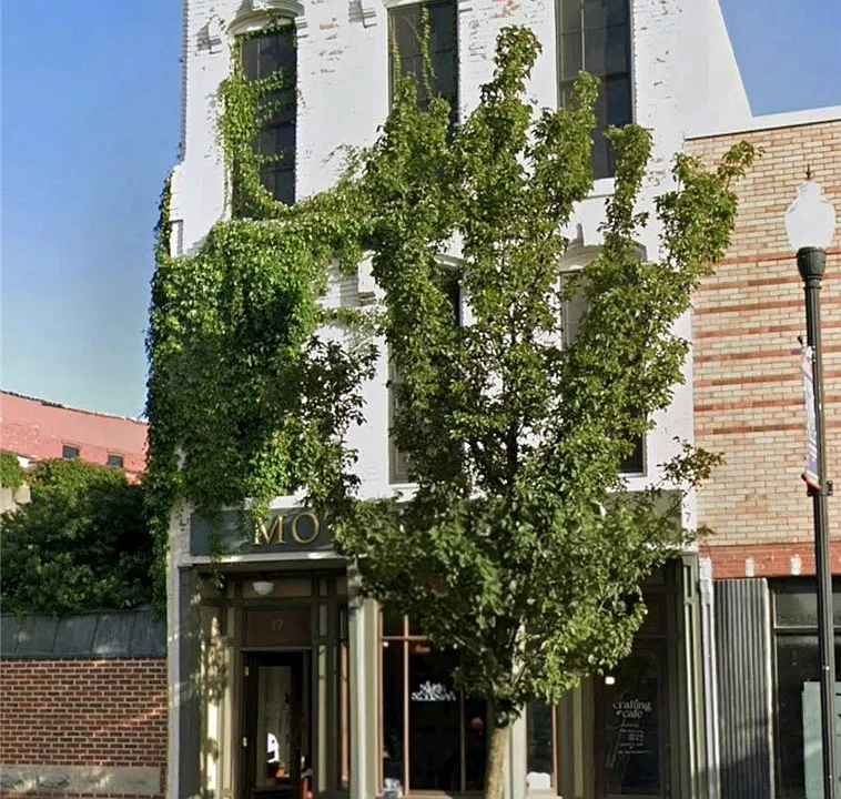 17 W Main St