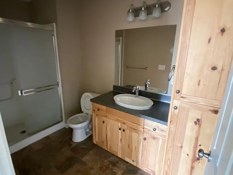 Crossfire Apartments — Photo 10