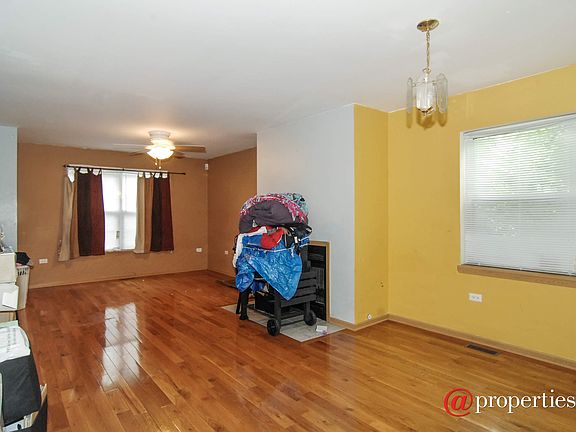 Living Room / Dining Room