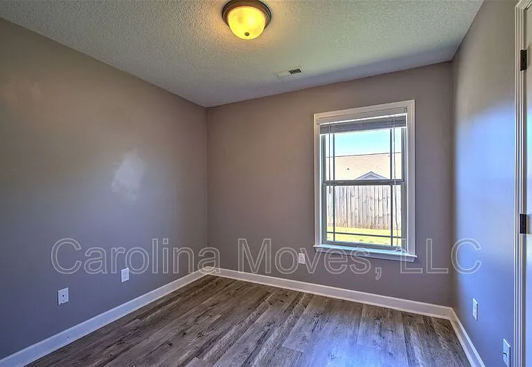 415 Aniken Cir — Photo 13