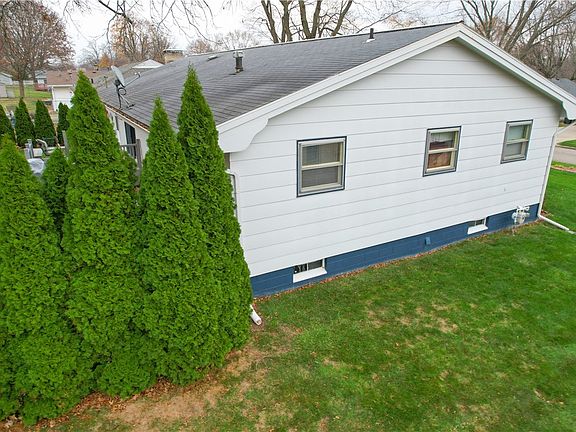 5th image of 321 S Cedarwood Dr