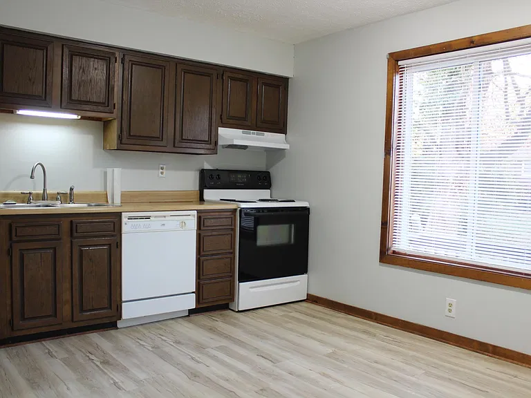 8613 Farmsfield Ct — Photo 4