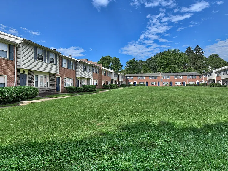 Jamestowne Apartments — Photo 7