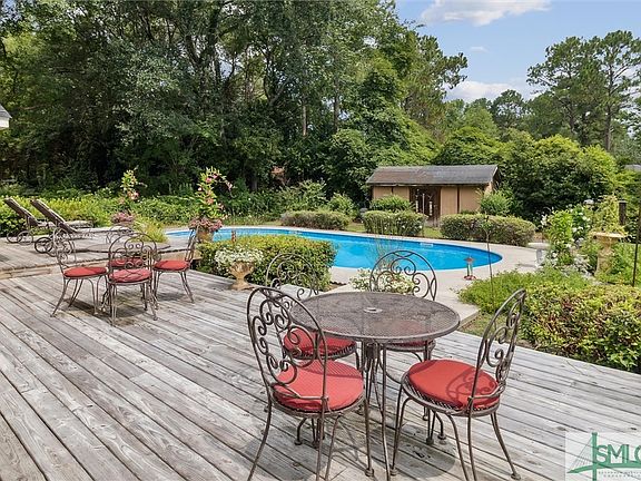 4th image of 213 Wildwood Drive