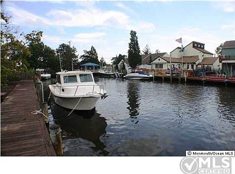 1st image of 128 Bayview Dr