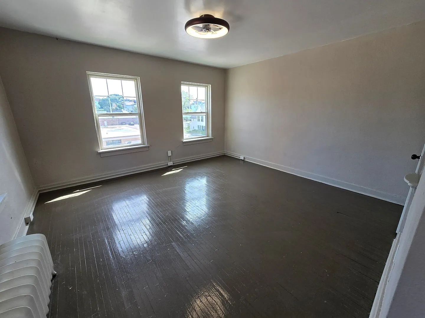 Plains - Follis - 923 Douglas St — Photo 1
