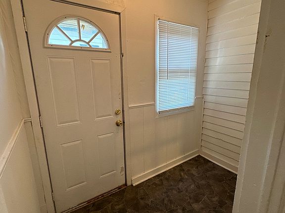 4th image of 656 Charles Ave