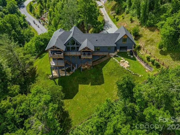 706 Silver Springs Dr, Banner Elk, NC 28604