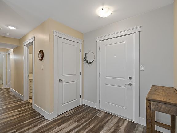 4th image of 29 Stratford Rd #204