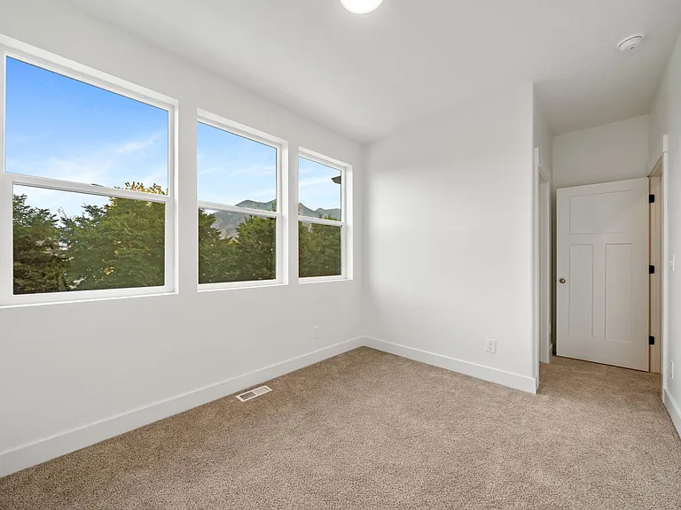 737 S Harrison Dr — Photo 19