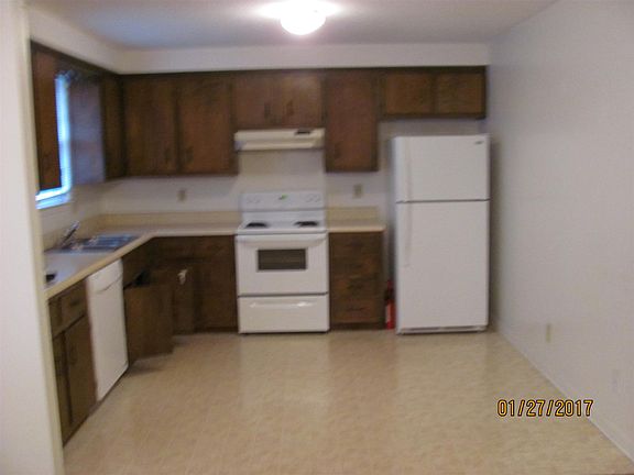 3rd image of 333 Cunningham Ln