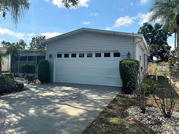 3rd image of 2857 E Spinnaker Dr