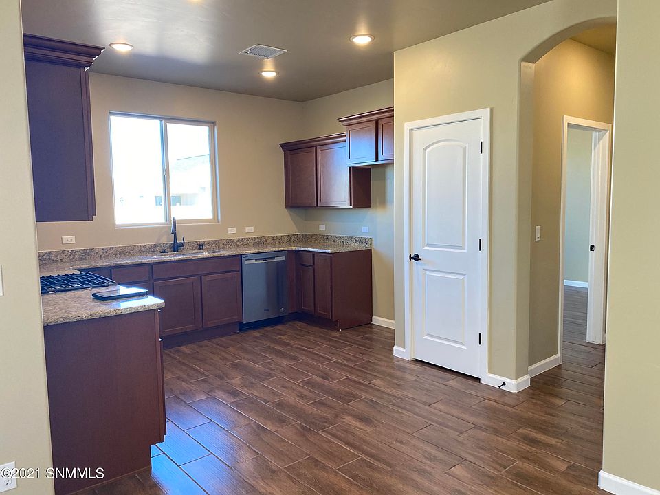 1st image of 4625 Lotus Ave