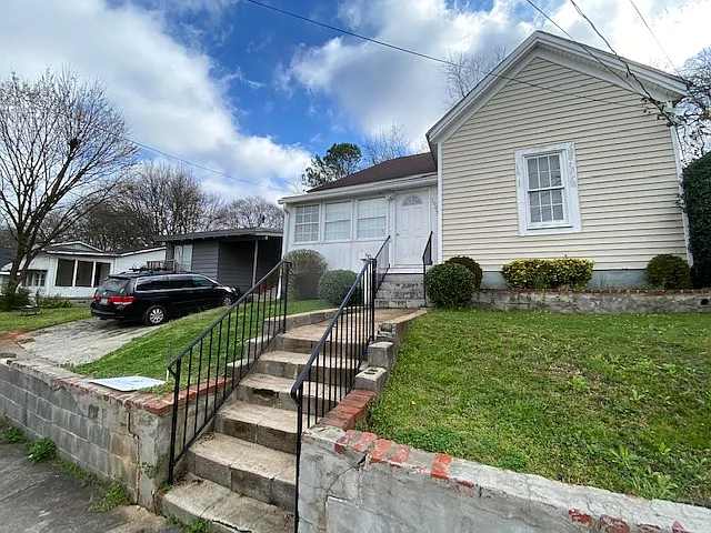 1005 Hampton St NW — Photo 7