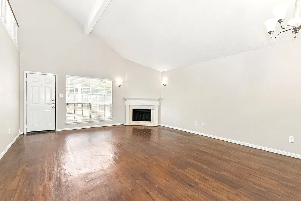 3 bed, 2.0 bath, 2112 sqft, $2,130 — Photo 4
