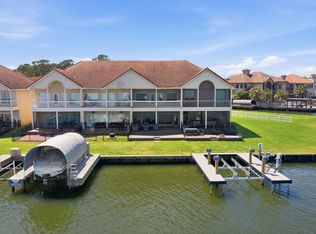 2 Regency Point, Montgomery, TX 77356