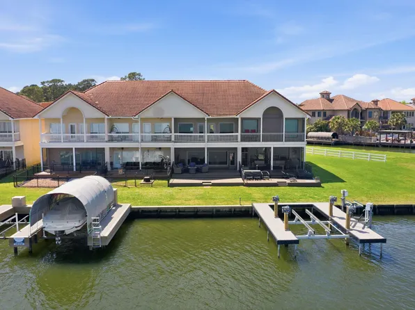 2 Regency Point, Montgomery, TX 77356