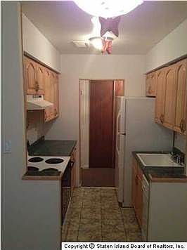2nd image of 131 Cortelyou Ave APT 1