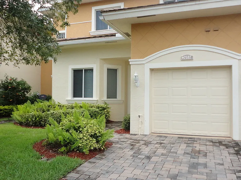 2582 Langrove Ln SW — Photo 1