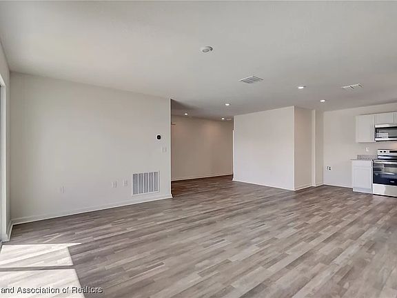 4th image of 1277 Stone Ridge Cir #1277