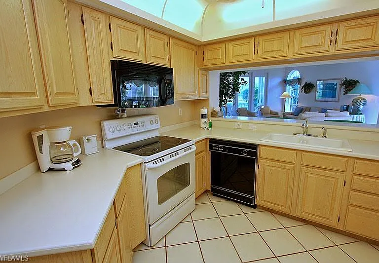 8437 Abbington Cir #612 — Photo 5