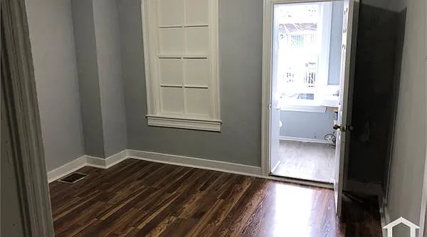 528 N Glover St — Photo 10