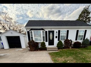 85 Birchland Ave, Pawtucket, RI 02860