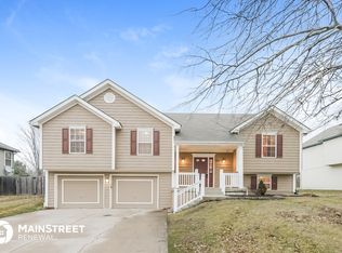 1013 SE Claremont St, Lees Summit, MO 64081