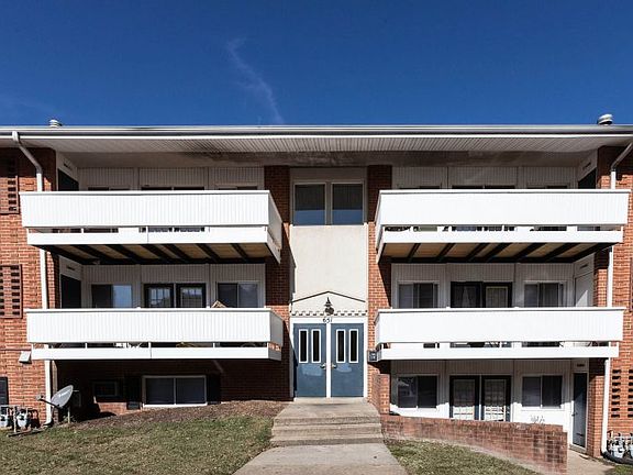 Ashton Square - exterior building photo for garden apartments