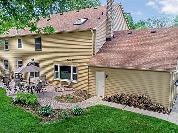 3rd image of 24151 Stonehedge Dr