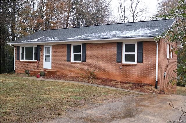 1st image of 952 Canterbury Ct