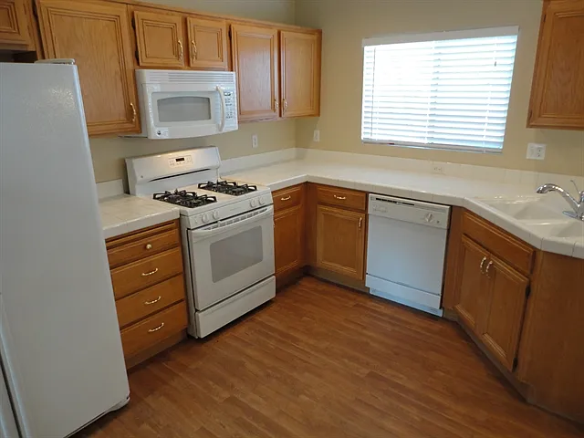 3168 Castle Canyon Ave — Photo 2