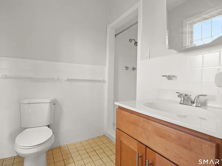 6 Highland St #B2 — Photo 23