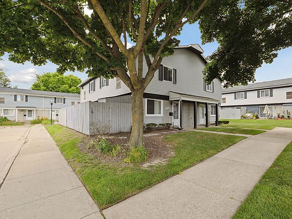 3rd image of 41255 S Woodbury Green Dr