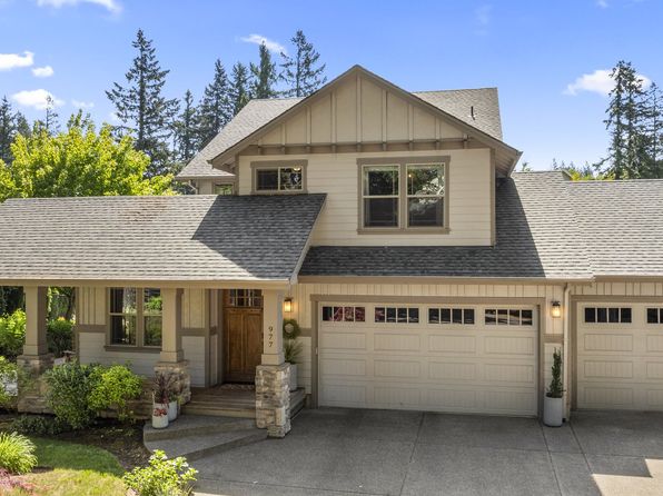 977 Marylhurst Cir, West Linn, OR 97068