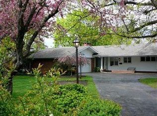 24511 S Woodland Rd, Beachwood, OH 44122