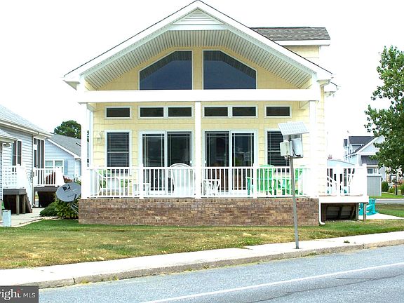 2nd image of 101 Oyster Ln