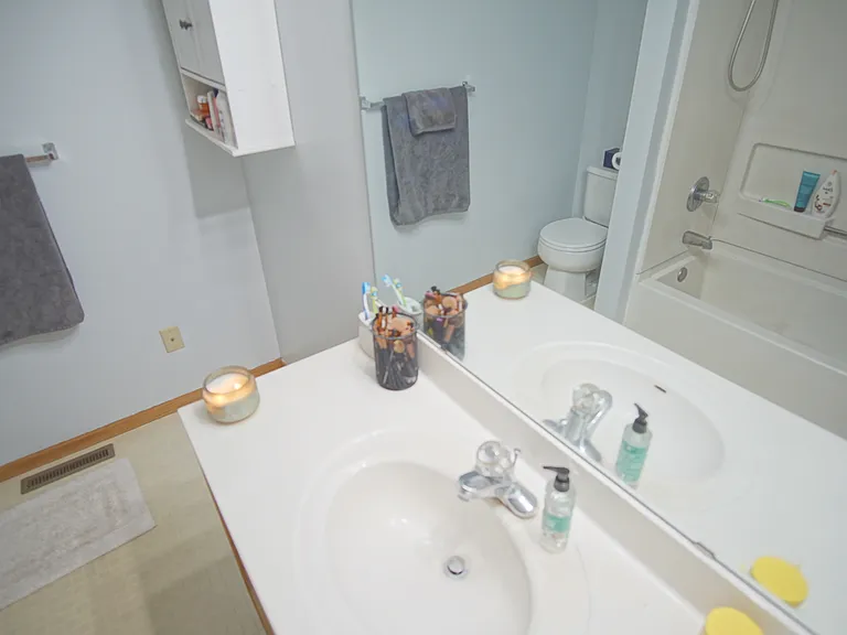 10776 Vale St NW — Photo 9