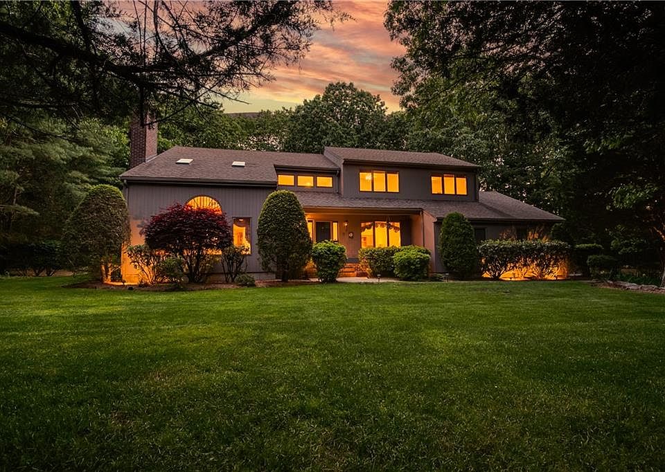 1st image of 201 Larchwood Dr