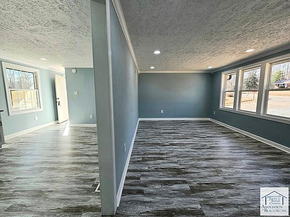 5th image of 244 Mariah Dr