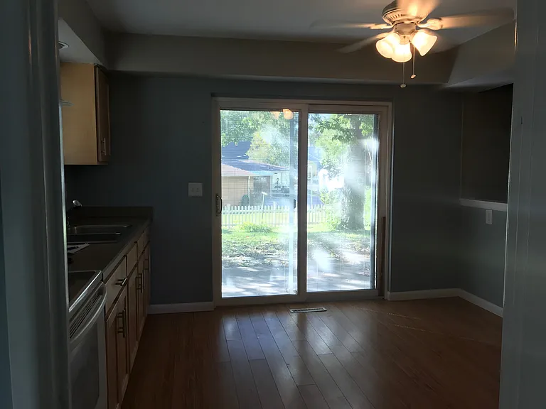 3409 N California Ave — Photo 15