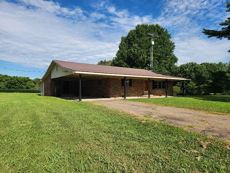 79 Johnson Rd — Photo 3