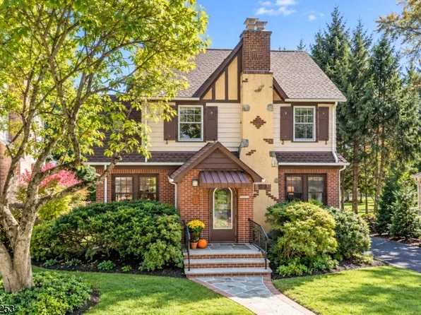 54 Van Doren Ave, Chatham Boro, NJ 07928