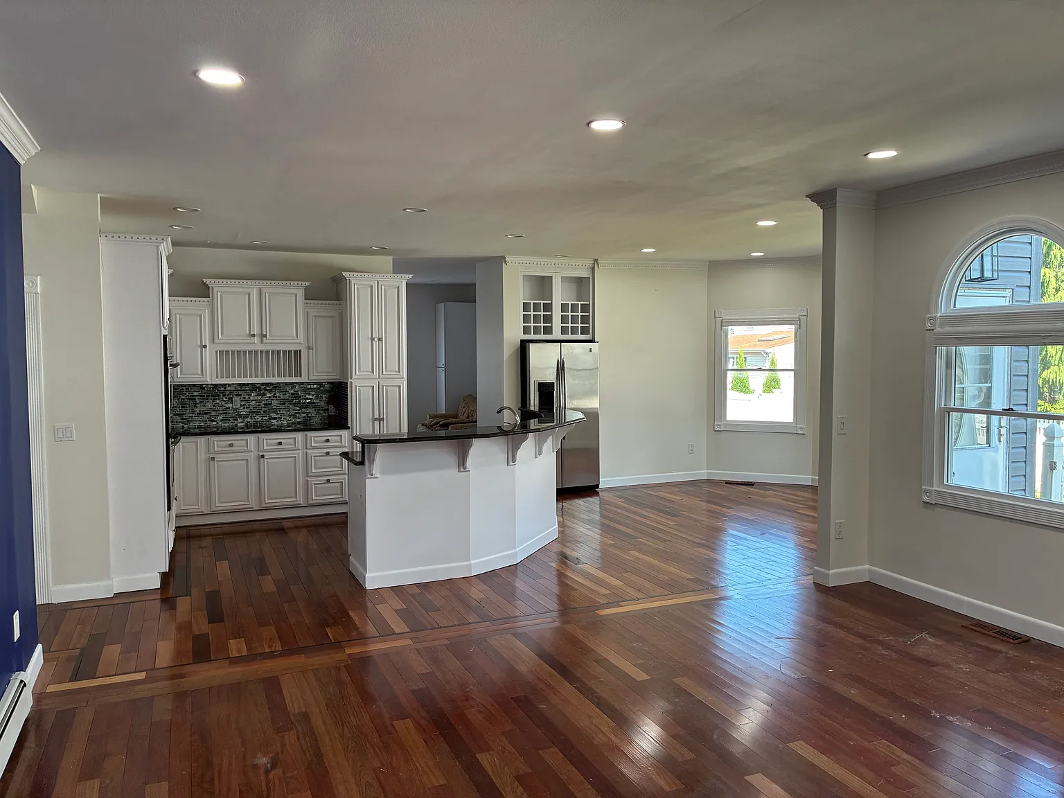 111 Massachusetts Ave — Photo 2