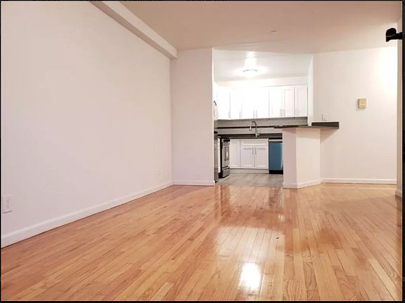 3rd image of 3011 30th St APT 4R