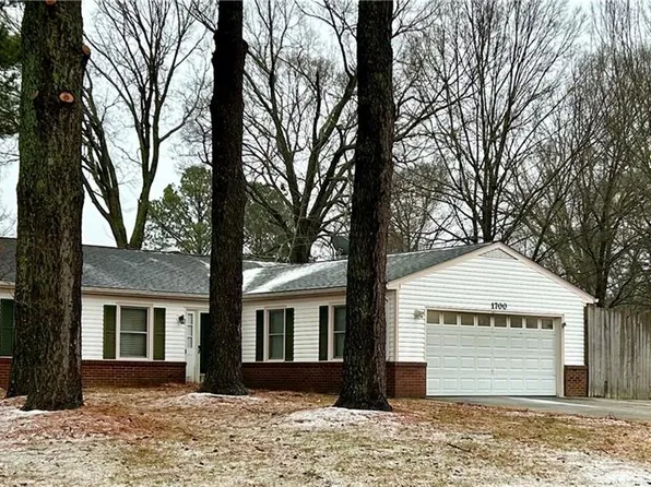 1700 Ashton Dr, Virginia Beach, VA 23464