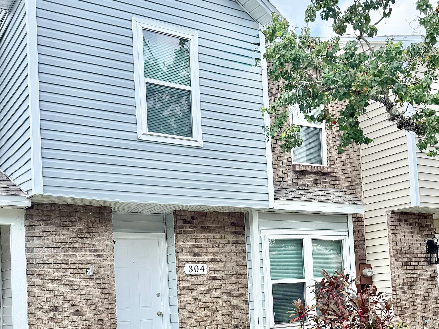 2 bed, 1.5 bath, 1114 sqft, $1,750 — Photo 1